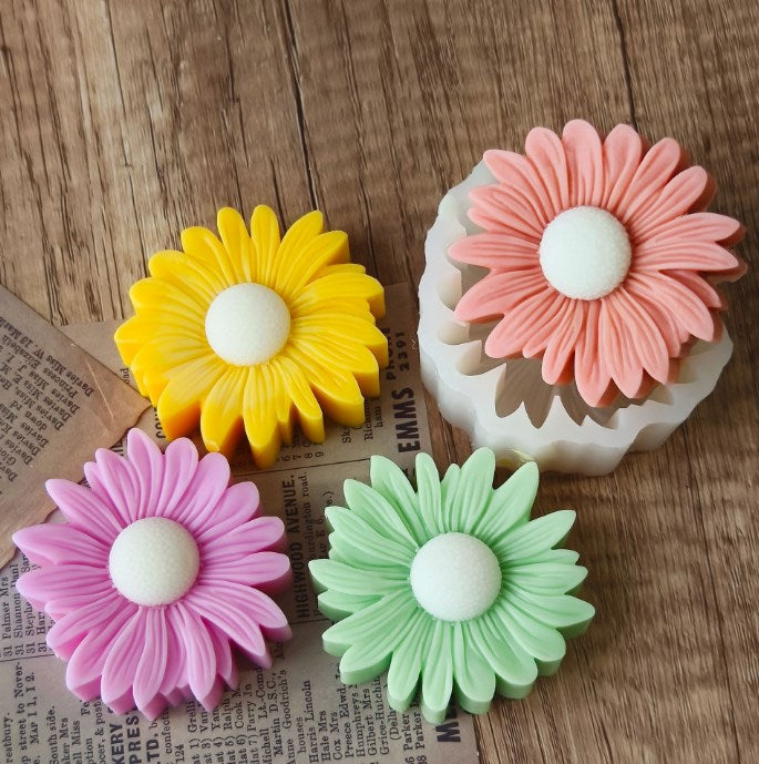 Handcrafted Designer Daisey Candles set of 10