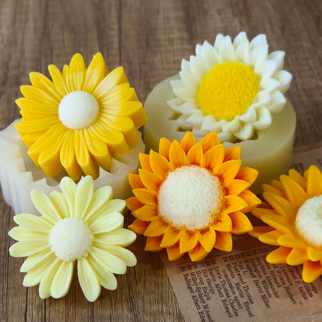 Handcrafted Designer Daisey Candles set of 10